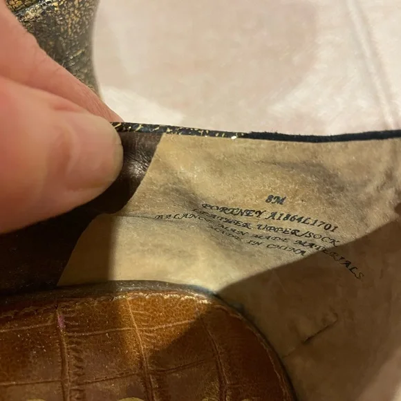 Sam Edelman Black and Gold Heels - Picture 5 of 7